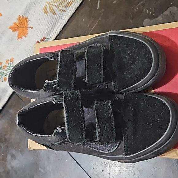 Old Skool V Van's black size 12c gently used with straps sneaker - Picture 5 of 9